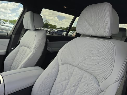 New 2026 BMW X7 xDrive40i w/ M Sport Package image 17