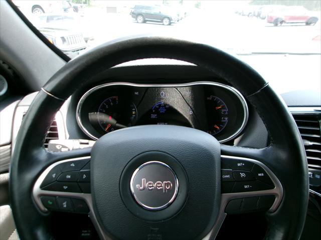Certified 2021 Jeep Grand Cherokee Laredo X AWD/4WD image 16