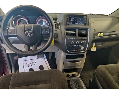Used 2018 Dodge Grand Caravan SE FWD image 10