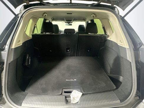 Used 2023 Nissan Rogue SV FWD image 27