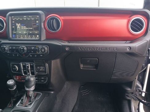 Used 2018 Jeep Wrangler Unlimited Rubicon AWD/4WD image 14