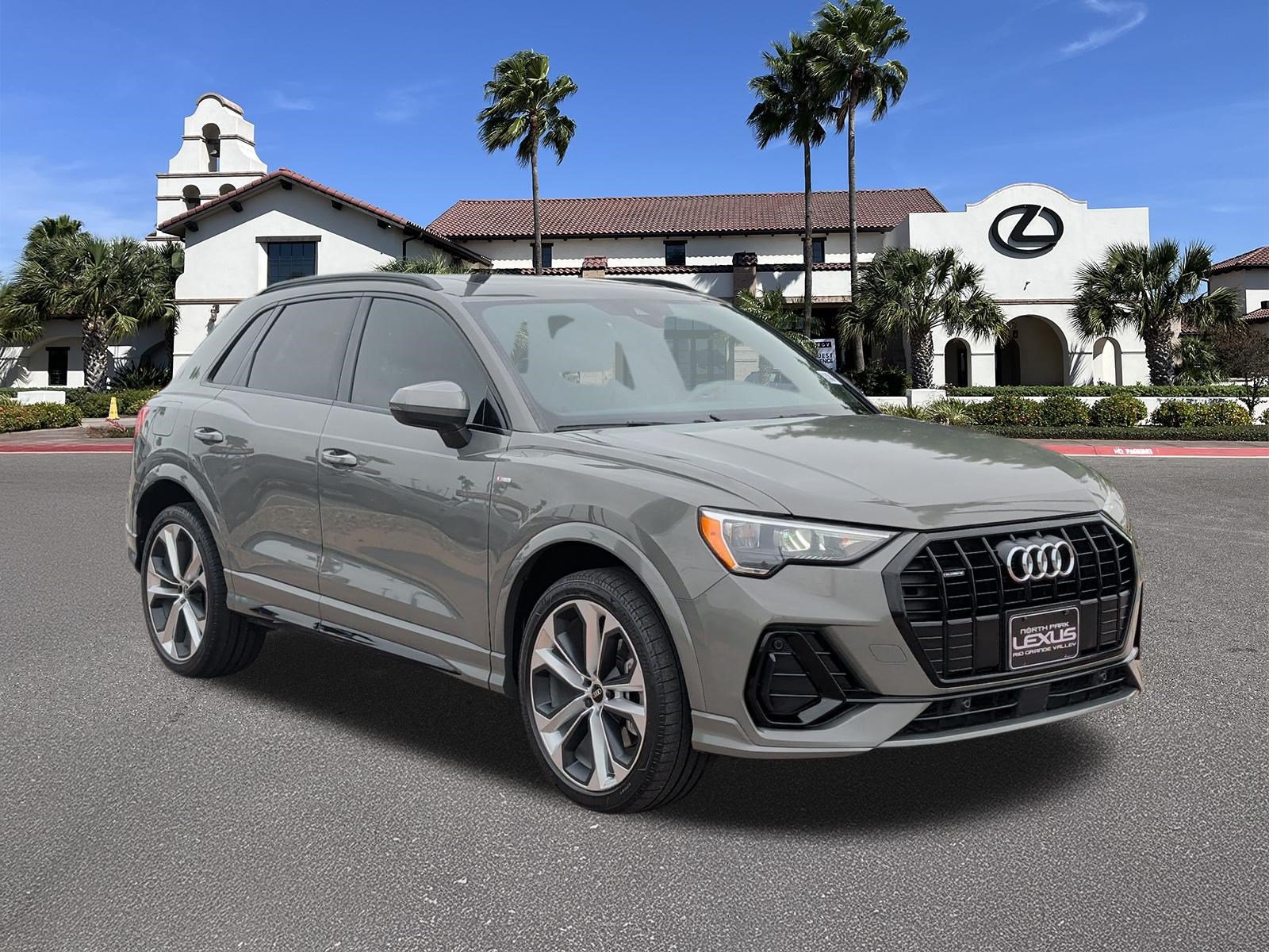 Used 2021 Audi Q3 2.0T Premium w/ Convenience Package AWD/4WD image 1