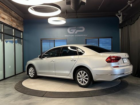 Used 2018 Volkswagen Passat 2.0T S image 5