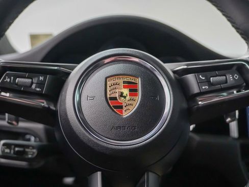 Used 2024 Porsche Macan image 27