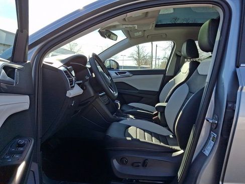 New 2026 Volkswagen Taos SEL image 6