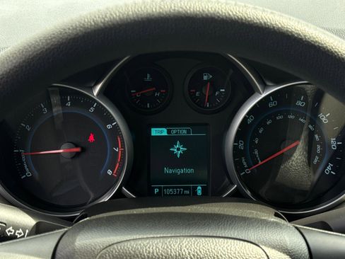 Used 2014 Chevrolet Cruze LS image 20