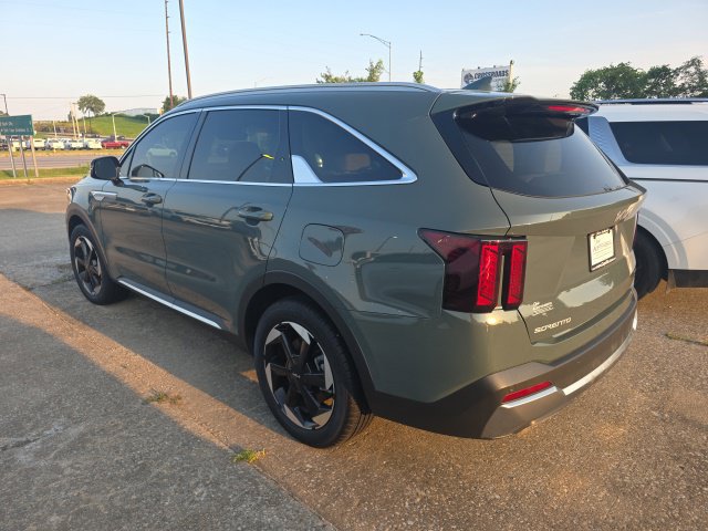 Used 2025 Kia Sorento EX AWD/4WD image 4