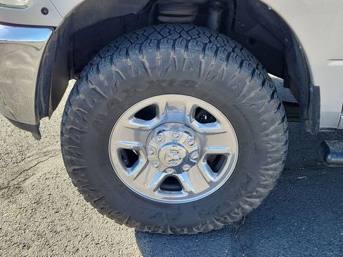 Used 2017 RAM 3500 Tradesman w/ Chrome Appearance Group AWD/4WD image 6