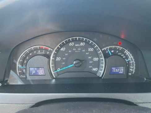 Used 2014 Toyota Camry XLE w/ Leather Package FWD image 8