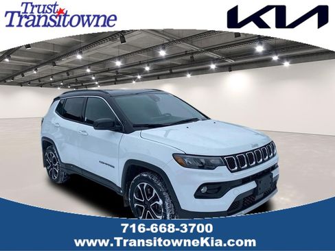 Used 2023 Jeep Compass Limited image 1