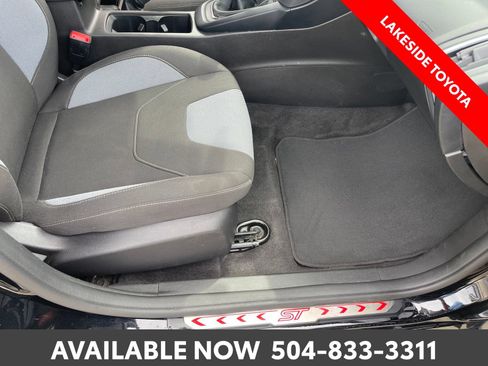 Used 2018 Ford Focus ST FWD image 16