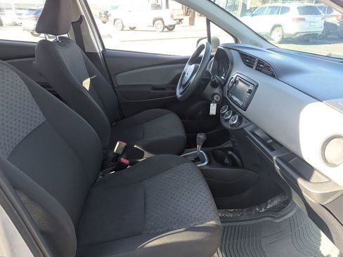 Used 2015 Toyota Yaris L image 28