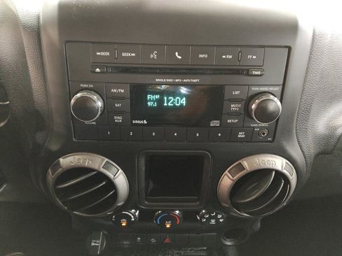 Used 2017 Jeep Wrangler Sport w/ Quick Order Package 24S AWD/4WD image 25