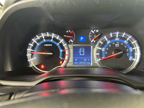 Used 2016 Toyota 4Runner SR5 RWD image 12
