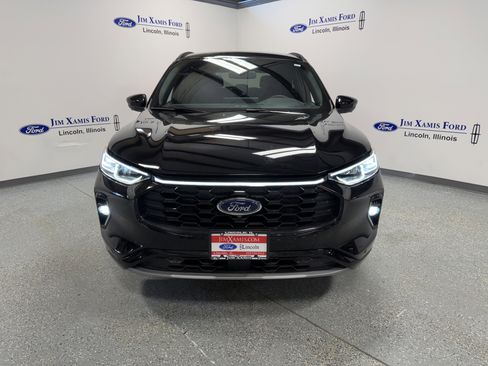 Used 2023 Ford Escape ST-Line Elite image 2
