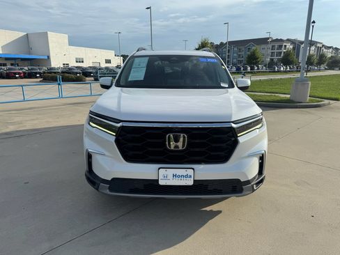 Certified 2023 Honda Pilot Elite image 3