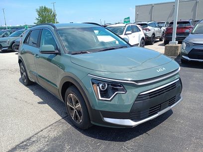 New 2025 Kia Niro EX