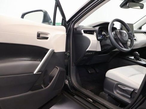 New 2026 Toyota Corolla Cross L image 8