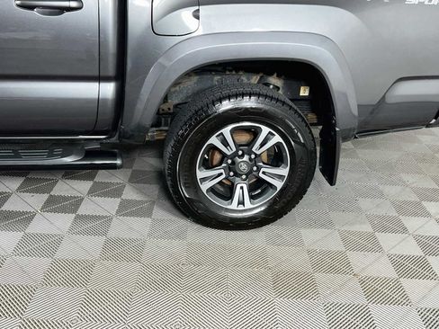 Used 2016 Toyota Tacoma TRD Sport w/ Premium & Technology Package AWD/4WD image 31