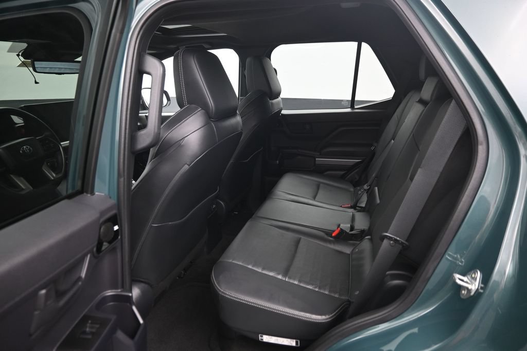 Used 2025 Toyota 4Runner TRD Off-Road Premium w/ Tow Technology Package AWD/4WD image 10