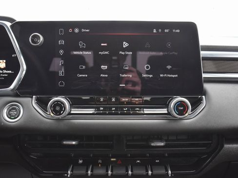 Used 2025 GMC Canyon Elevation image 18