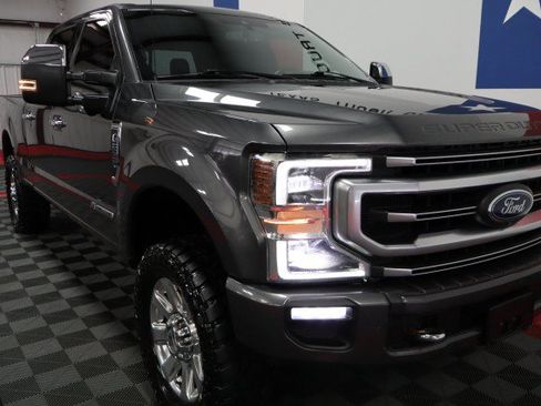 Used 2020 Ford F250 Platinum w/ FX4 Off-Road Package AWD/4WD image 27