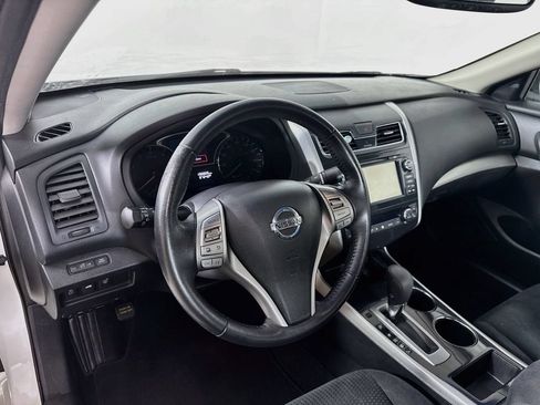 Used 2014 Nissan Altima 2.5 SV w/ Convenience Package FWD image 10