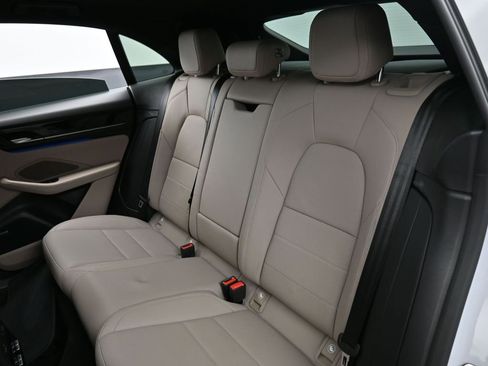 Certified 2025 Porsche Macan 4 Electric image 22