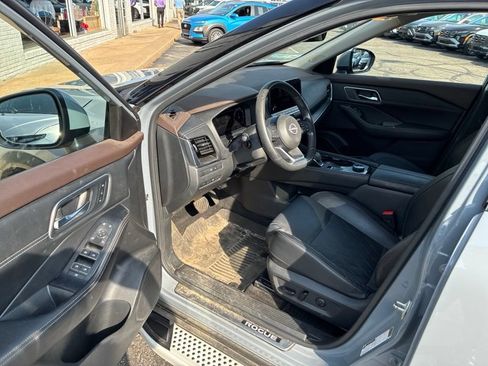 Used 2023 Nissan Rogue Platinum w/ Platinum Premium Package AWD/4WD image 9