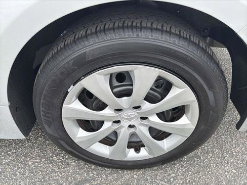 Certified 2025 Toyota Corolla LE image 30
