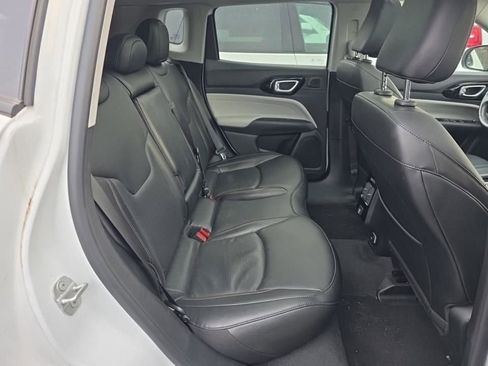 Used 2022 Jeep Compass Limited w/ Sun and Sound Group image 18