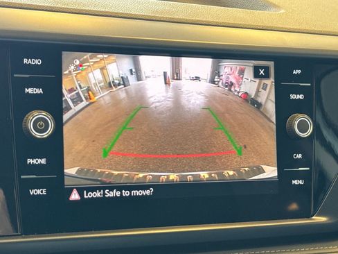 Certified 2024 Volkswagen Taos SE image 21