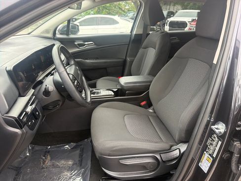 Used 2026 Kia Sportage LX FWD image 10