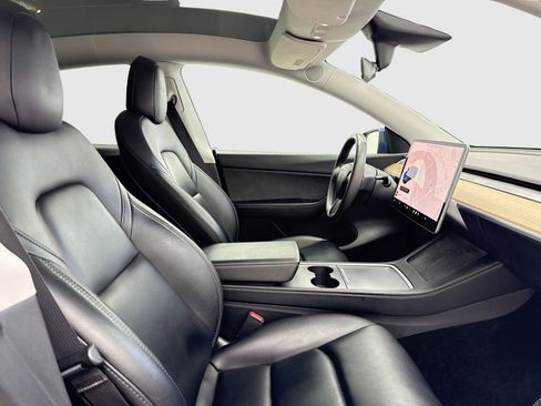 Used 2021 Tesla Model Y Long Range AWD/4WD image 40