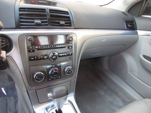 Used 2009 Saturn Aura XE FWD image 22