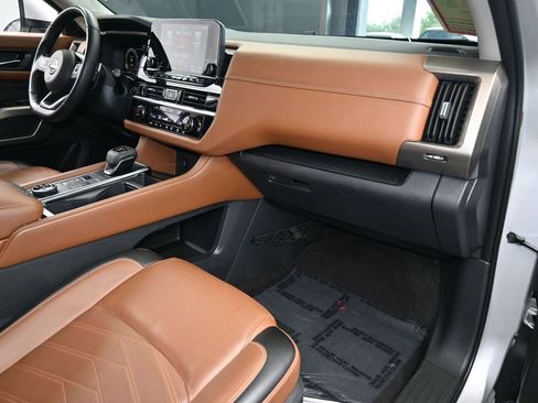 Used 2023 Nissan Pathfinder Platinum image 64