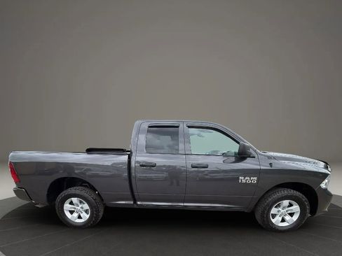 Used 2017 RAM 1500 Express AWD/4WD image 4