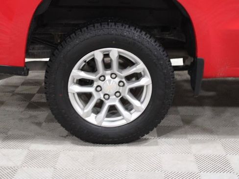 Used 2022 Chevrolet Silverado 1500 LT AWD/4WD image 44