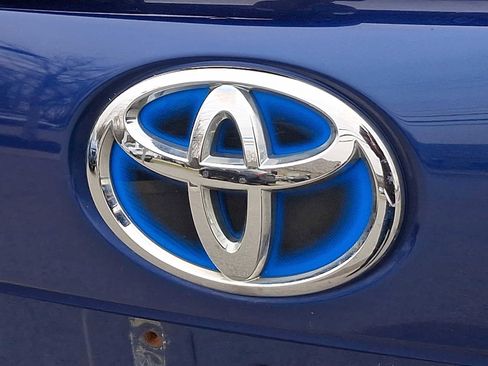 Used 2012 Toyota Prius V Three image 30