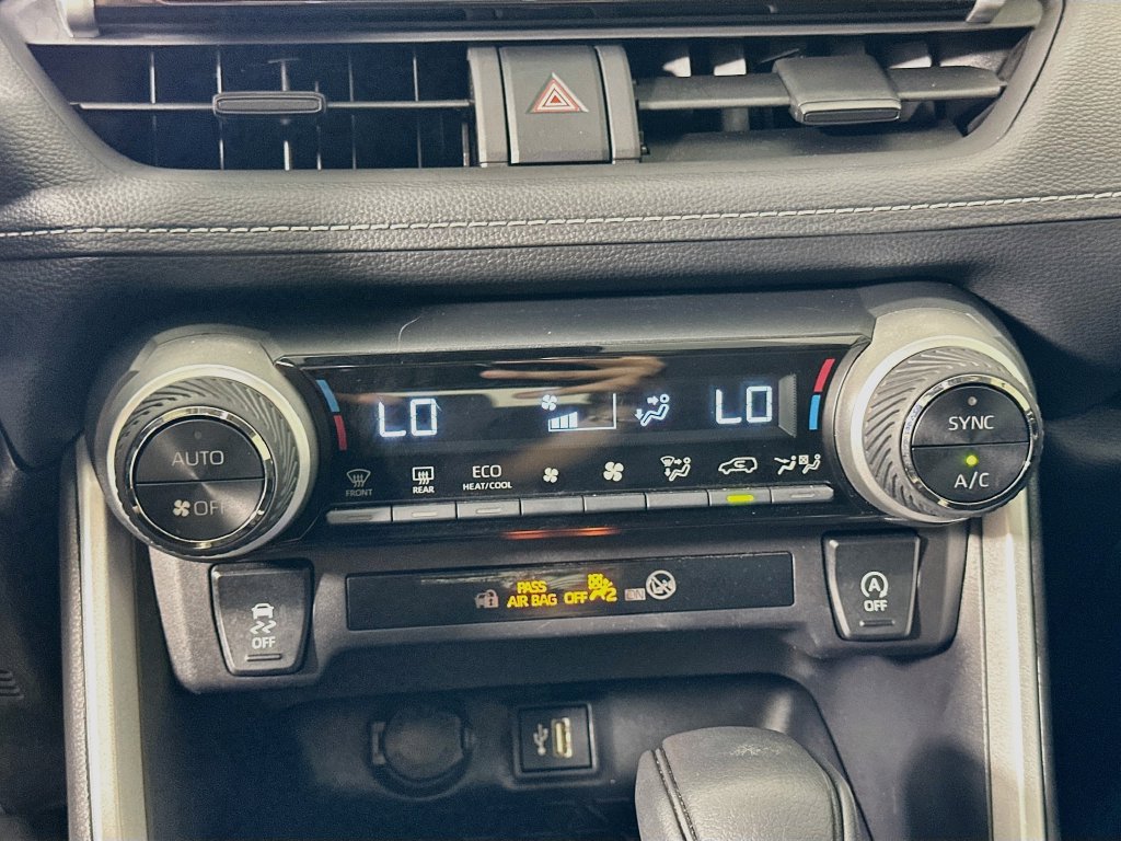 Certified 2025 Toyota RAV4 XLE w/ Convenience Package FWD image 16