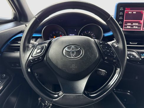 Used 2019 Toyota C-HR XLE FWD image 19