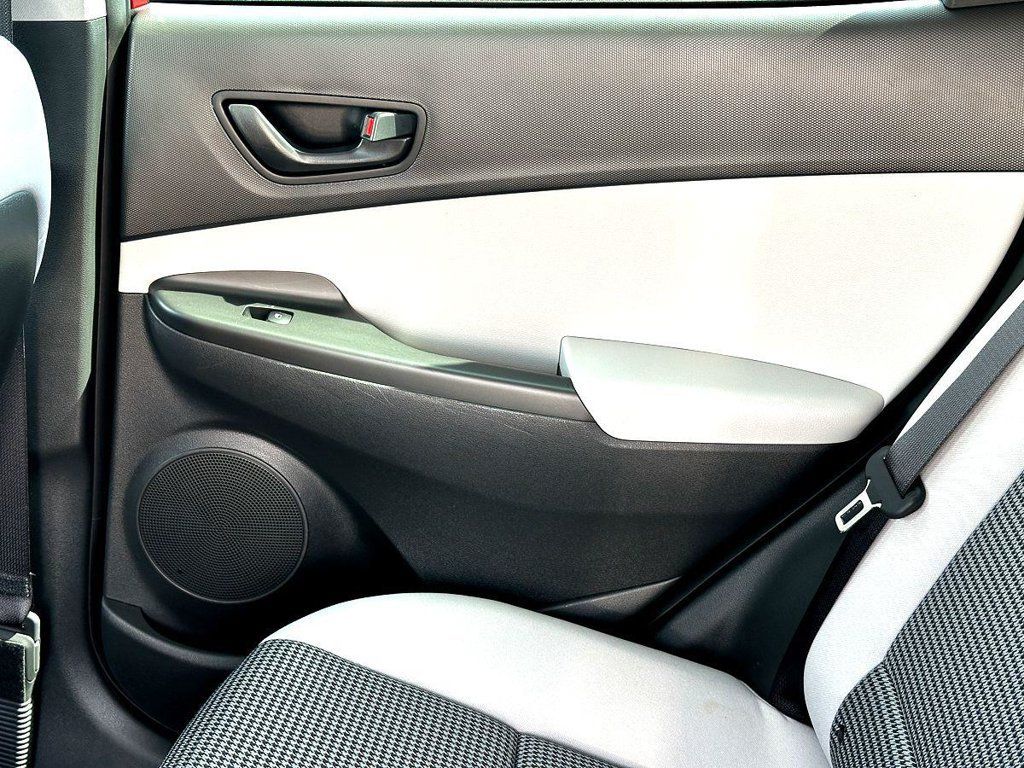 Used 2022 Hyundai Kona SE FWD image 22
