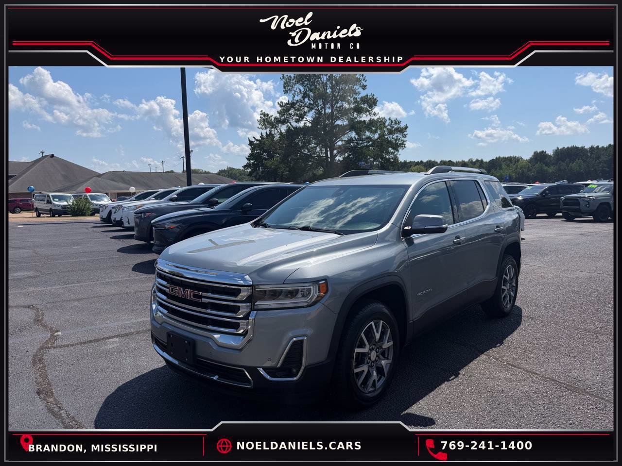 Used 2023 GMC Acadia SLT AWD/4WD image 1
