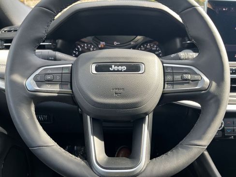 Used 2025 Jeep Compass Limited AWD/4WD image 29