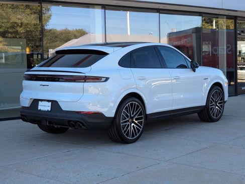 New 2026 Porsche Cayenne E-Hybrid image 9