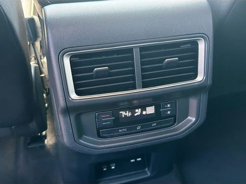 Used 2024 Volkswagen Atlas SE image 20