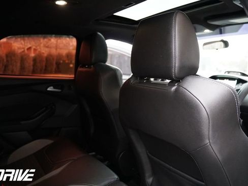 Used 2018 Ford Focus ST w/ Equipment Group 401A image 40