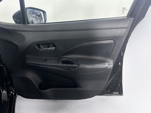 Used 2025 Nissan Versa SV image 30