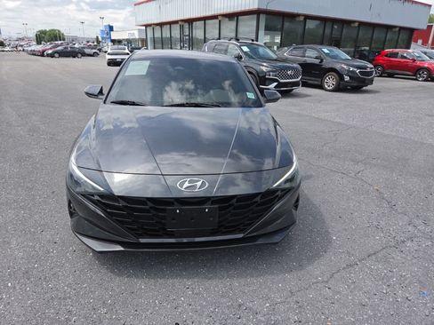 Used 2023 Hyundai Elantra SEL w/ Convenience Package FWD image 7