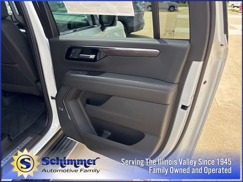 New 2026 Chevrolet Suburban LT w/ Comfort Package AWD/4WD image 21